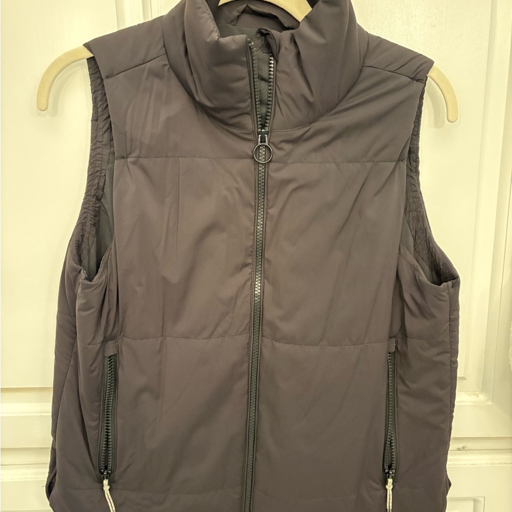Vuori black Puffer Vest size small worn once